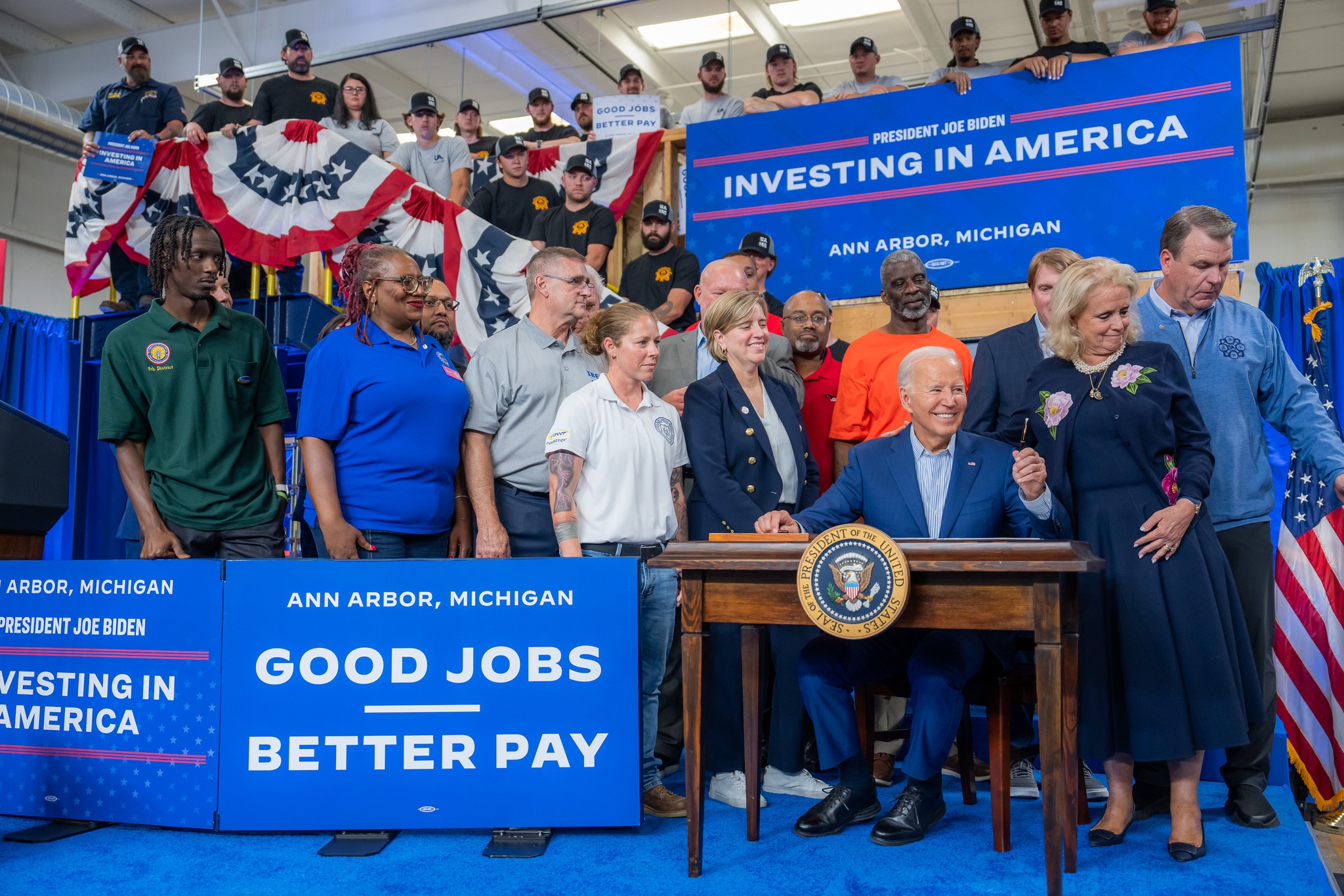 The National AFL-CIO ‘Applauds’ Biden-Harris Executive Order That ‘Will Ensure New Jobs Have Strong Pro-Union Labor Standards’