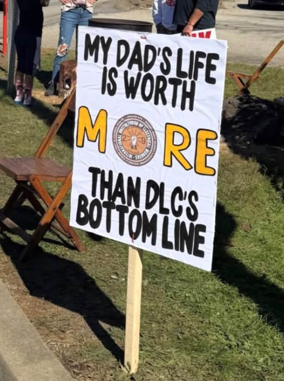 Nearly 1,000 IBEW-Represented Duquesne Light Workers ‘Strike For Better Pay & Safety’ In Pennsylvania
