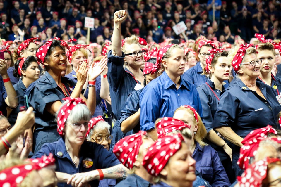 The State Of Michigan ‘Smashes’ The World Record For Rosie The Riveter Gathering