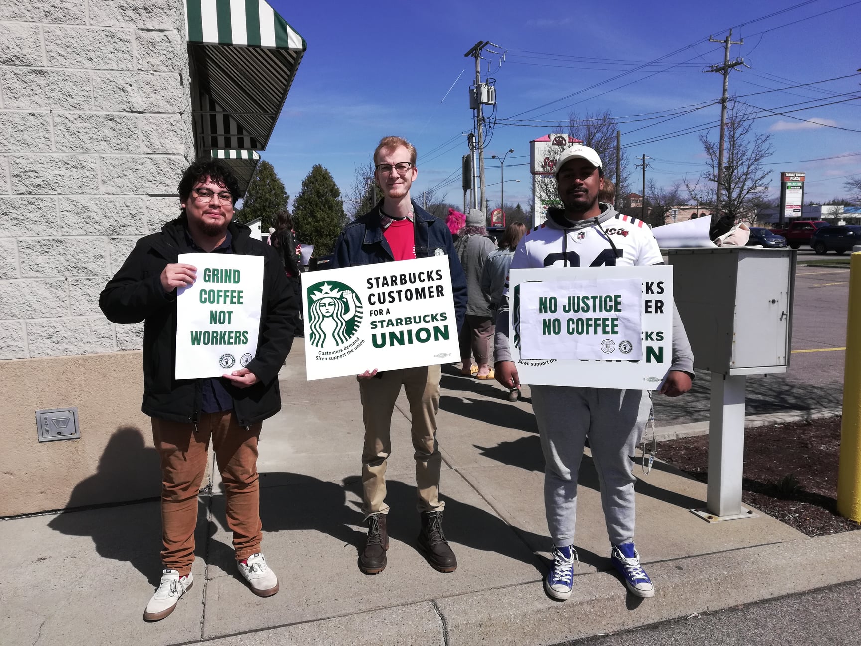 “We Must Hold Starbucks Accountable” - Suburban Buffalo Starbucks Partners Picket Store After A Co-Worker, Who Was One Of The Leaders Who Started The Unionizing Effort That Has Spread Across The U.S., Was Fired By The Company